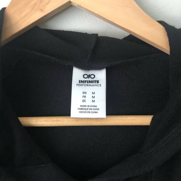 Exercise Crop Top - Picture 2 of 3